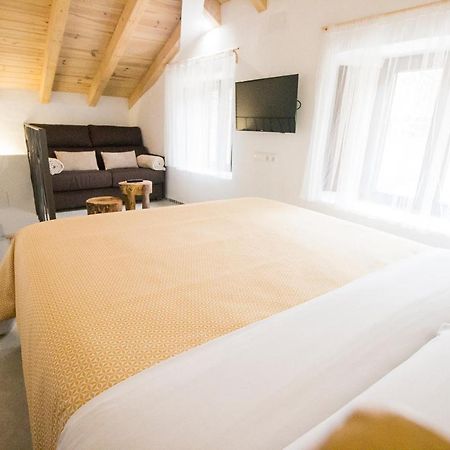 El Pequeno Pajar Apartment Majaelrayo Bagian luar foto